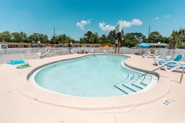 Summer Breeze Motel 5